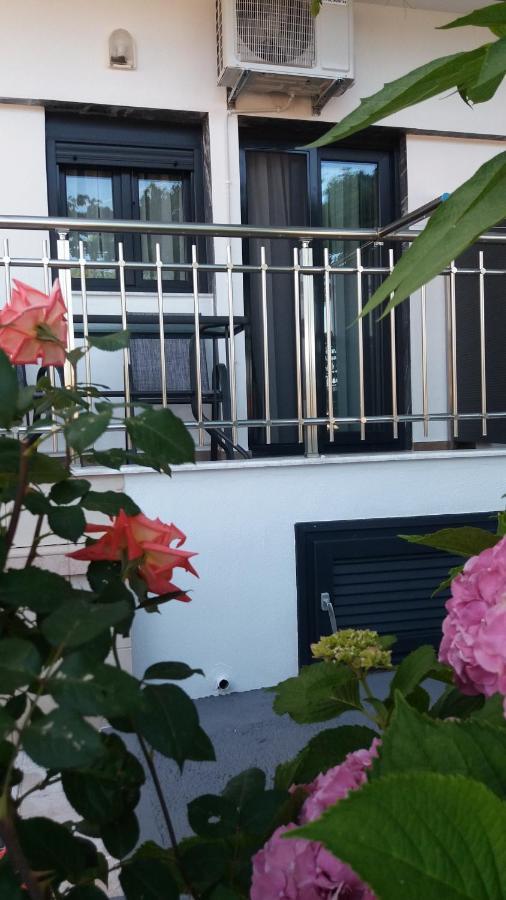 Mama Kitsa Apartment Sarti Exterior foto